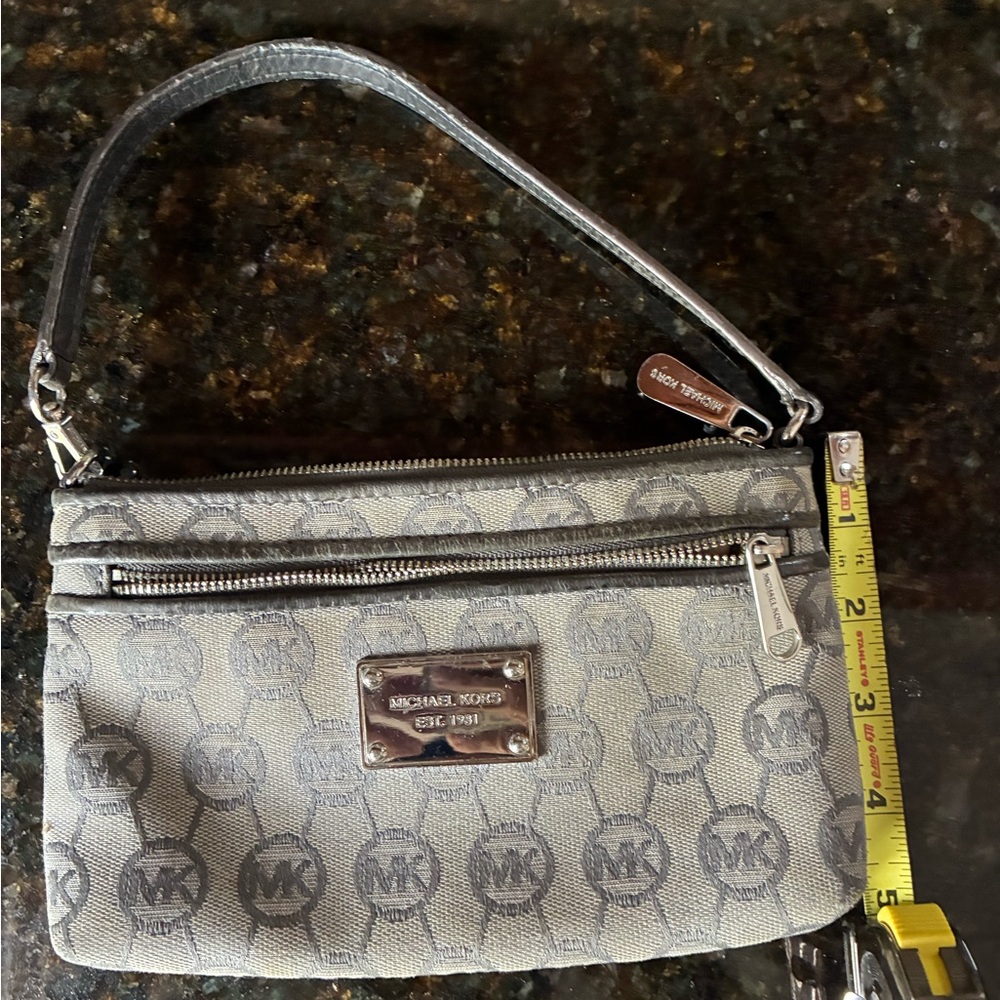 Michael Kors Silver Gray MK Logo Wristlet Clutch - Picture 3 of 5